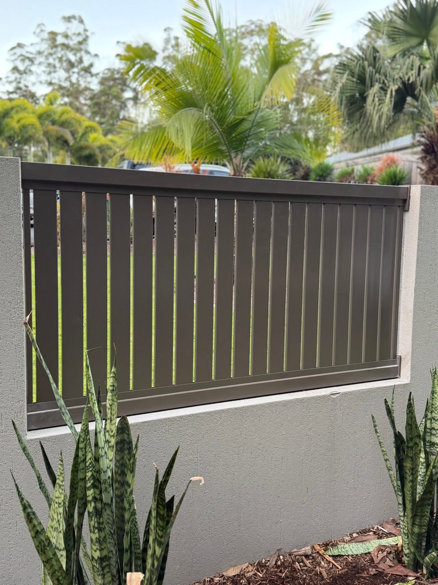 Real aluminium panels installation — Palmview